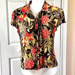 Sag Harbor women’s size 8 Flutter cap sleeves, tailored body. Rayon crepe